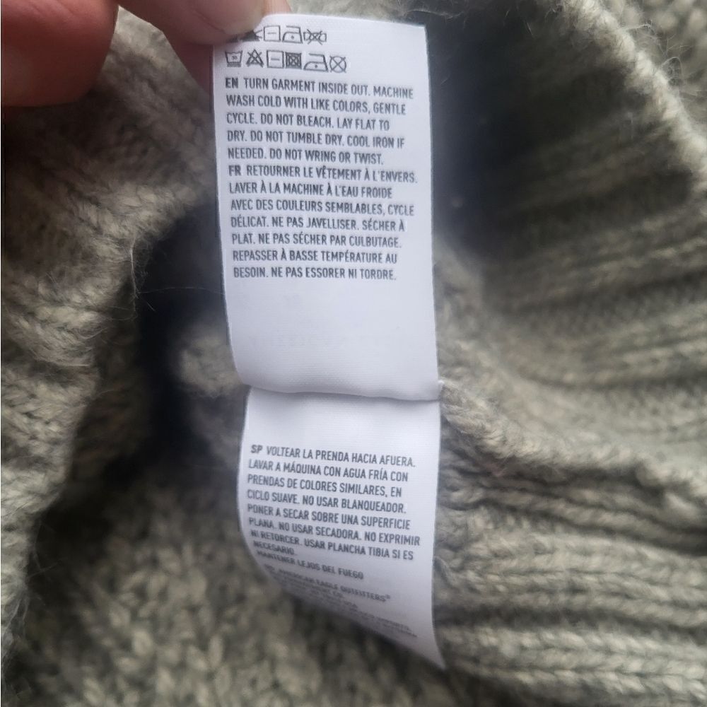 American Eagle oversized chunky knit v neck sweater xs - Picture 6 of 12